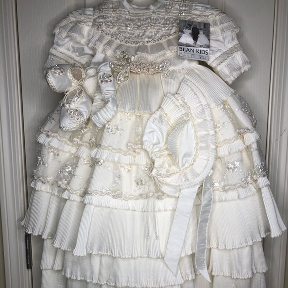 Christening gown/ Ajuar de bautizo